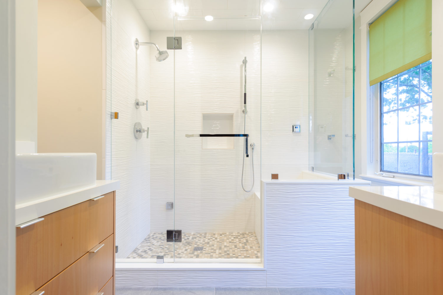 Read more about the article Remodeling 101: Frameless Shower Door